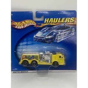 2001 Hot Wheels Haulers Dr. Waniacs Maniacs Yellow Fire Engine Truck NEW